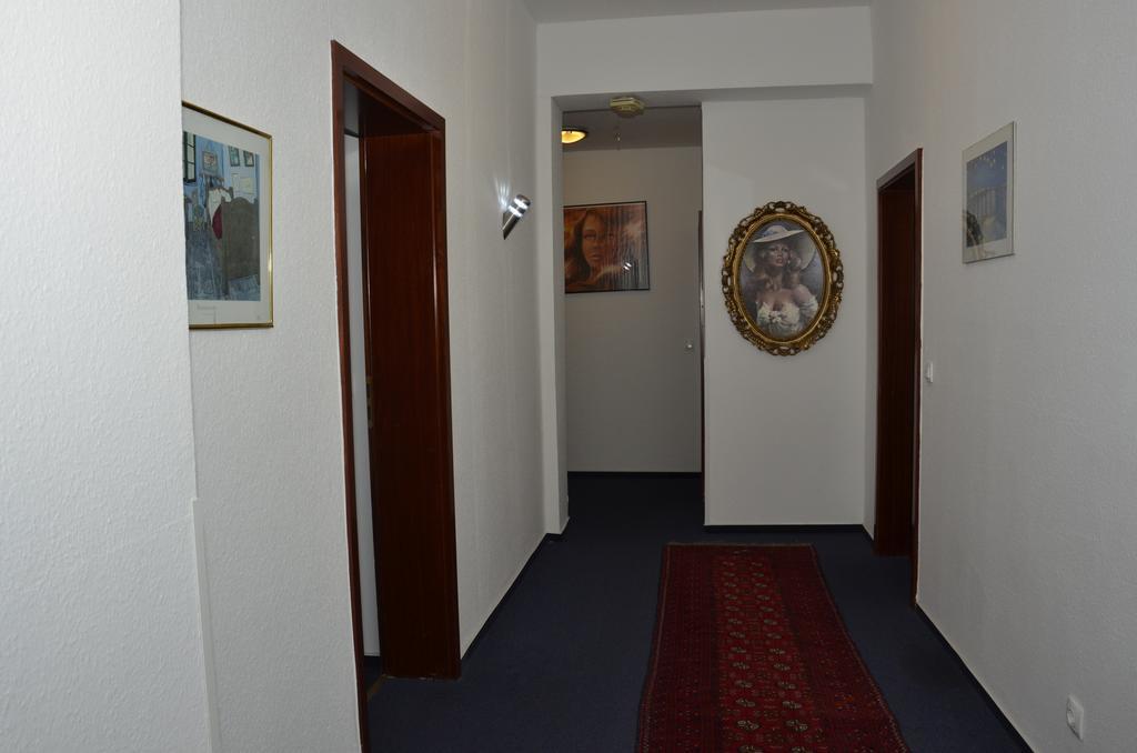 Itm Hotel Oase Hamburg-Harburg Buitenkant foto